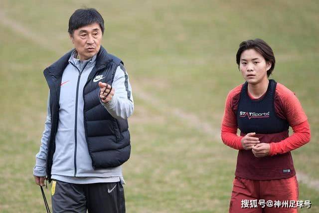 37岁奥巴梅扬在西甲前两轮中不断进球，助力拉科鲁尼亚获2分